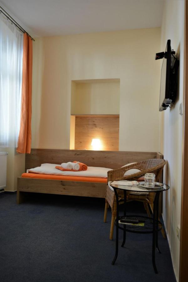 Hotel Praha Potstejn Екстер'єр фото