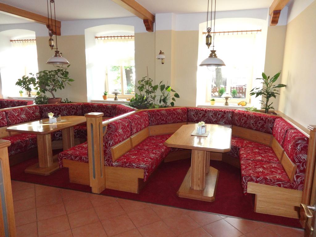 Hotel Praha Potstejn Екстер'єр фото