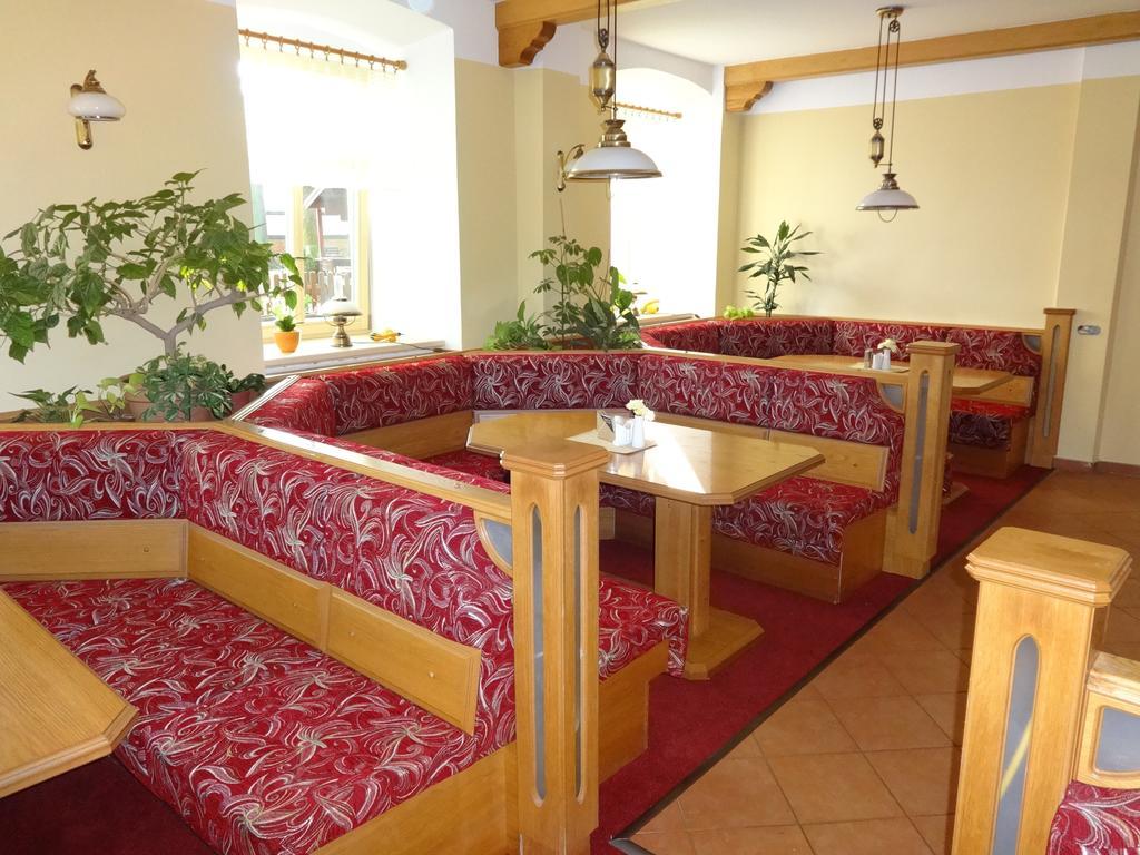 Hotel Praha Potstejn Екстер'єр фото