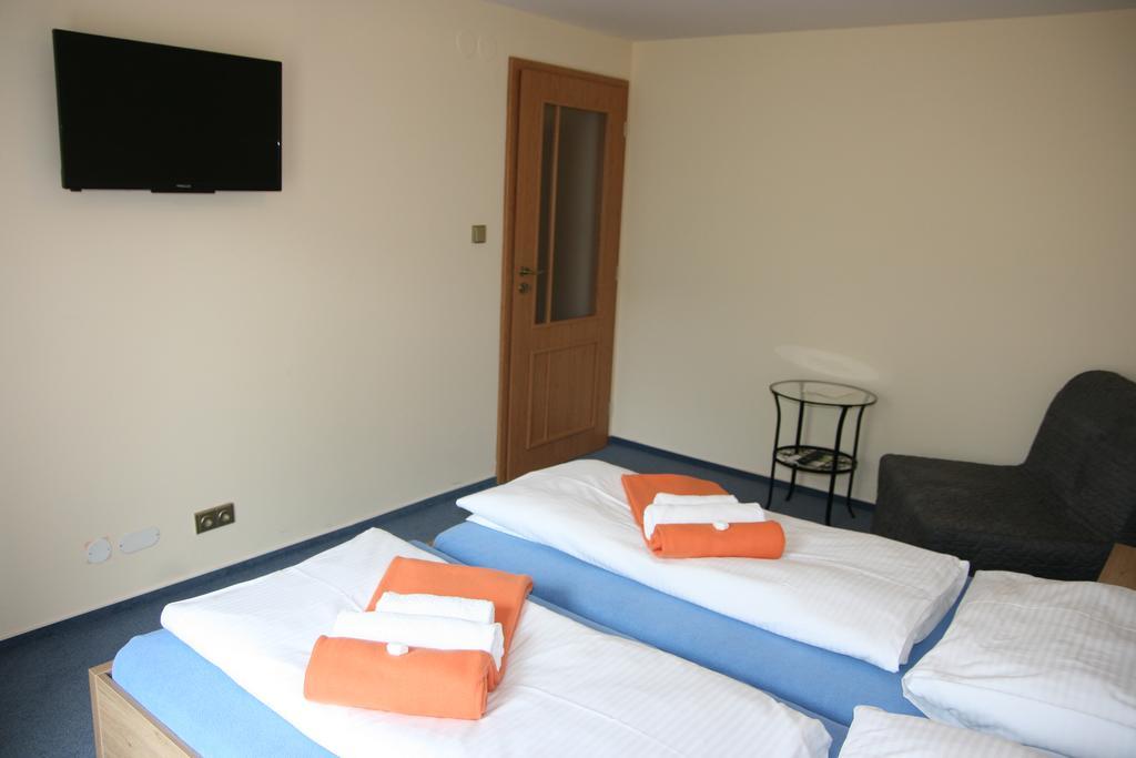 Hotel Praha Potstejn Екстер'єр фото