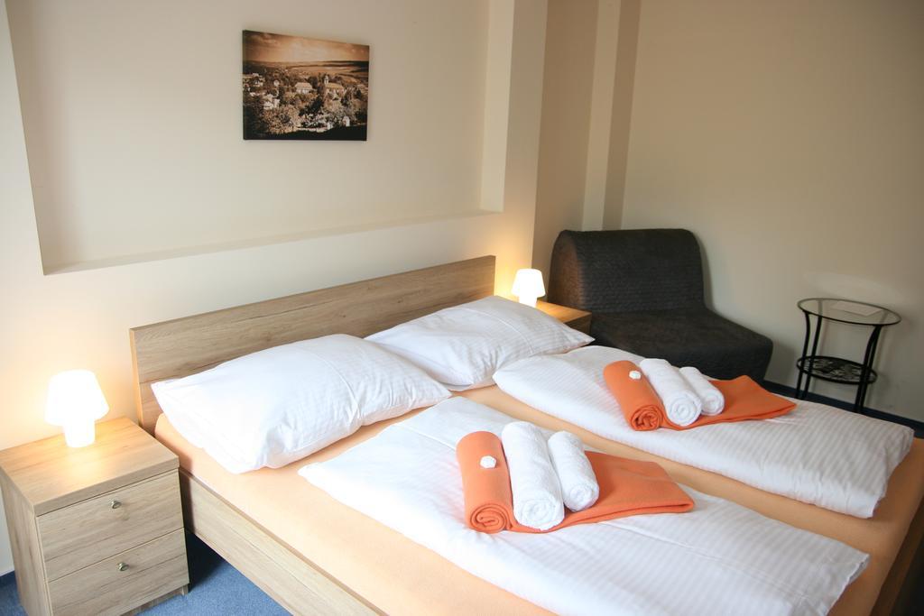 Hotel Praha Potstejn Екстер'єр фото