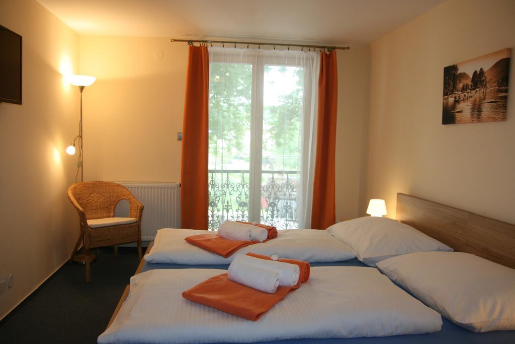 Hotel Praha Potstejn Екстер'єр фото